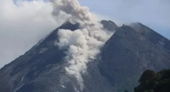 Gunung Merapi Erupsi, Guguran Lava Capai Jarak 1.900 Meter