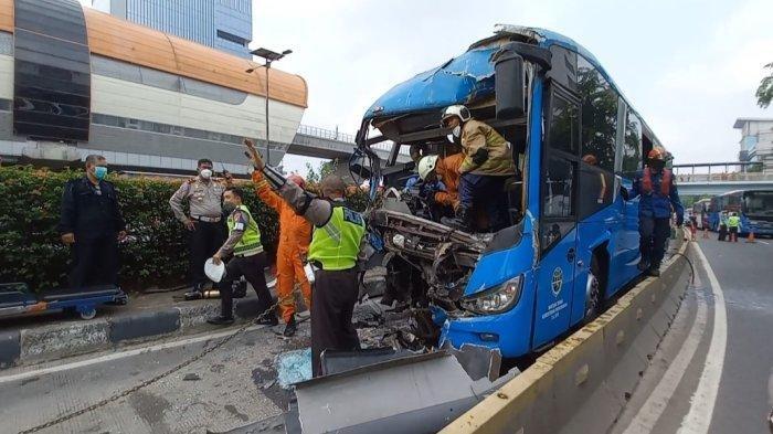 Sopir Transjakarta Tabrak Lari di Jaksel, Ini Sanksinya!